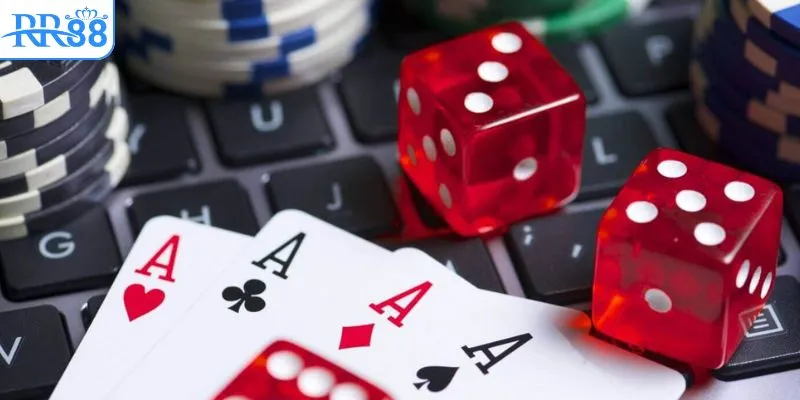 Tính năng ứng dụng đánh bài phỏm